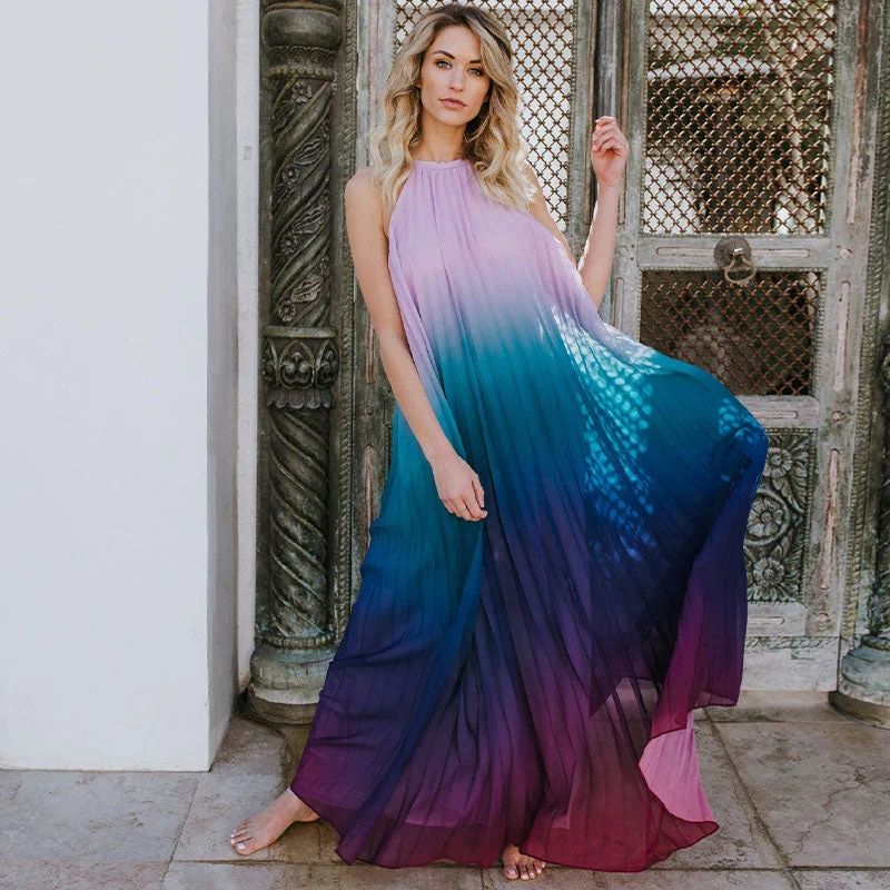 Limited Quantity Halter Backless Gradient Large Hem Pleated Dress